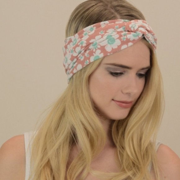 Boho Style Twisted Headband Daisy Pattern - Picture 1 of 2